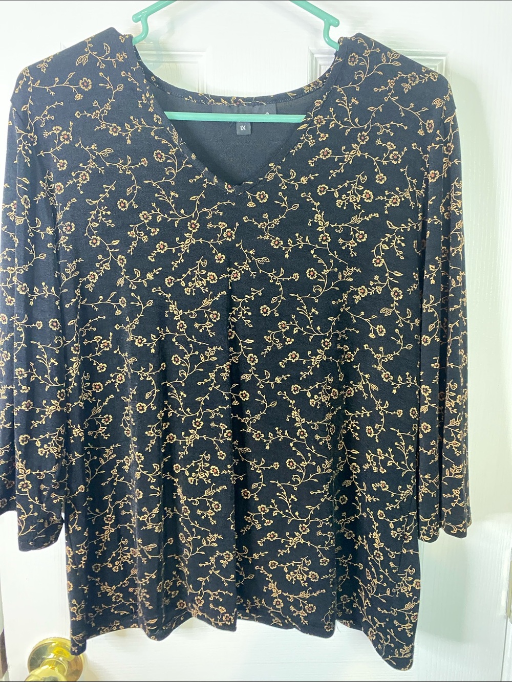 Briggs New York Black Floral V-Neck Long Sleeve Blouse Size 1x.